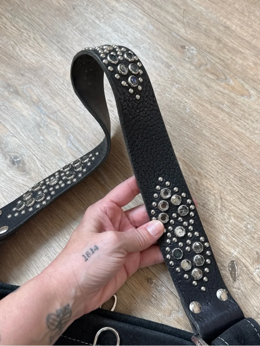 Vintage Tylie Malibu Black Suede Shoulder Bag with Studded Strap - Picture 3 of 8